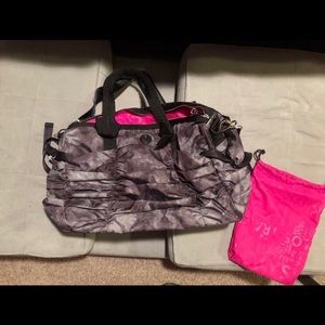 Lululemon Destined for Greatness Duffle Bag EUC